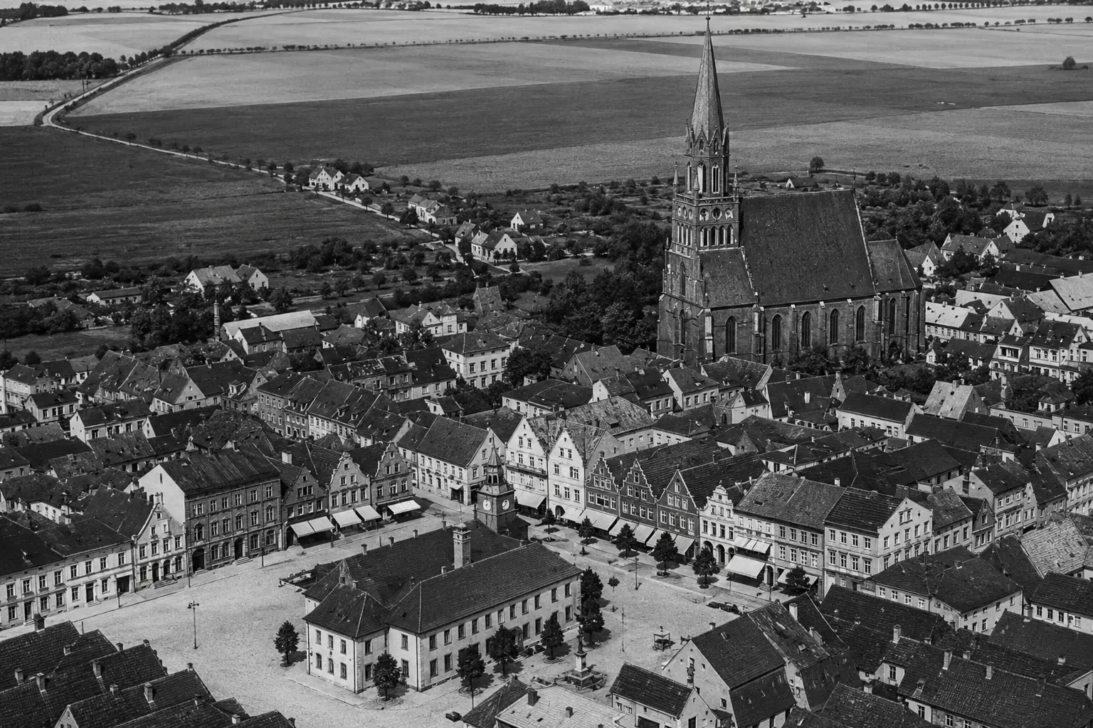 Zdjęcie lotnicze dawnego Trzebiatowa